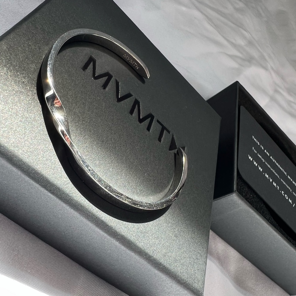 MVMT TWIST CUFF - SILVER